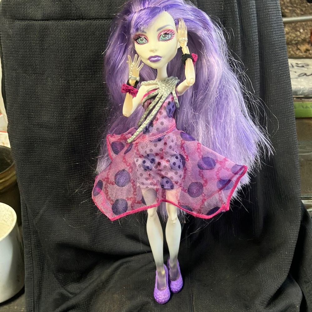 Vintage Monster High doll, an OG1, Spectra Vondergeist. Drop dot gorgeous, 2012